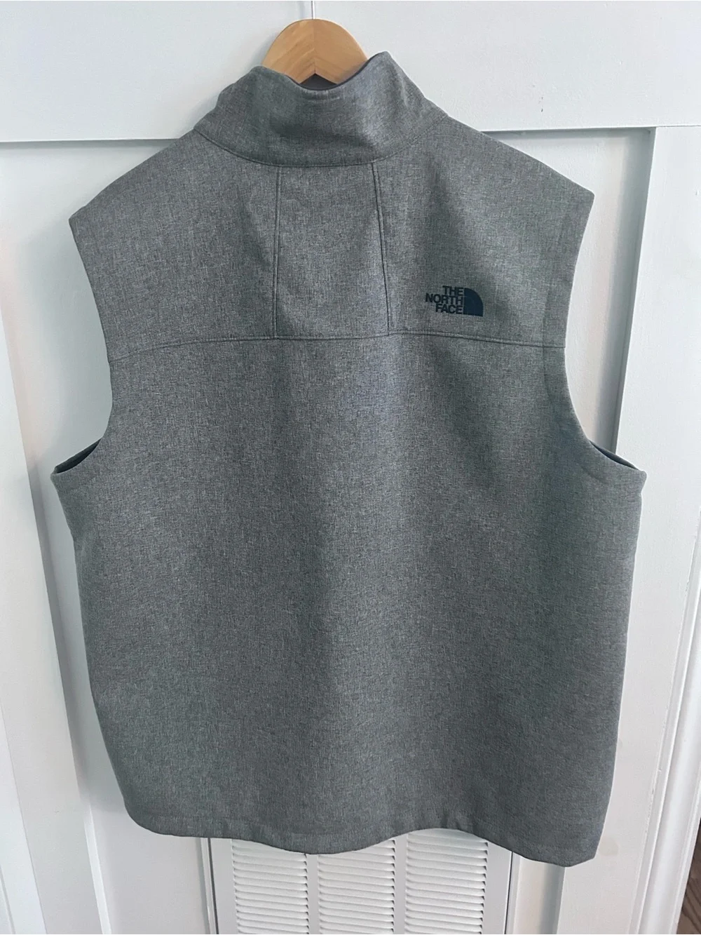 The North Face WindWall Soft Shell Vest in heather gray, Men’s X